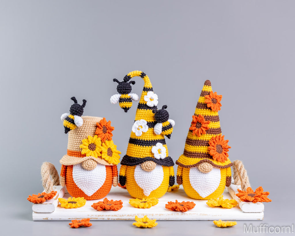 Bee Gnome and Gnomes with Sunflower