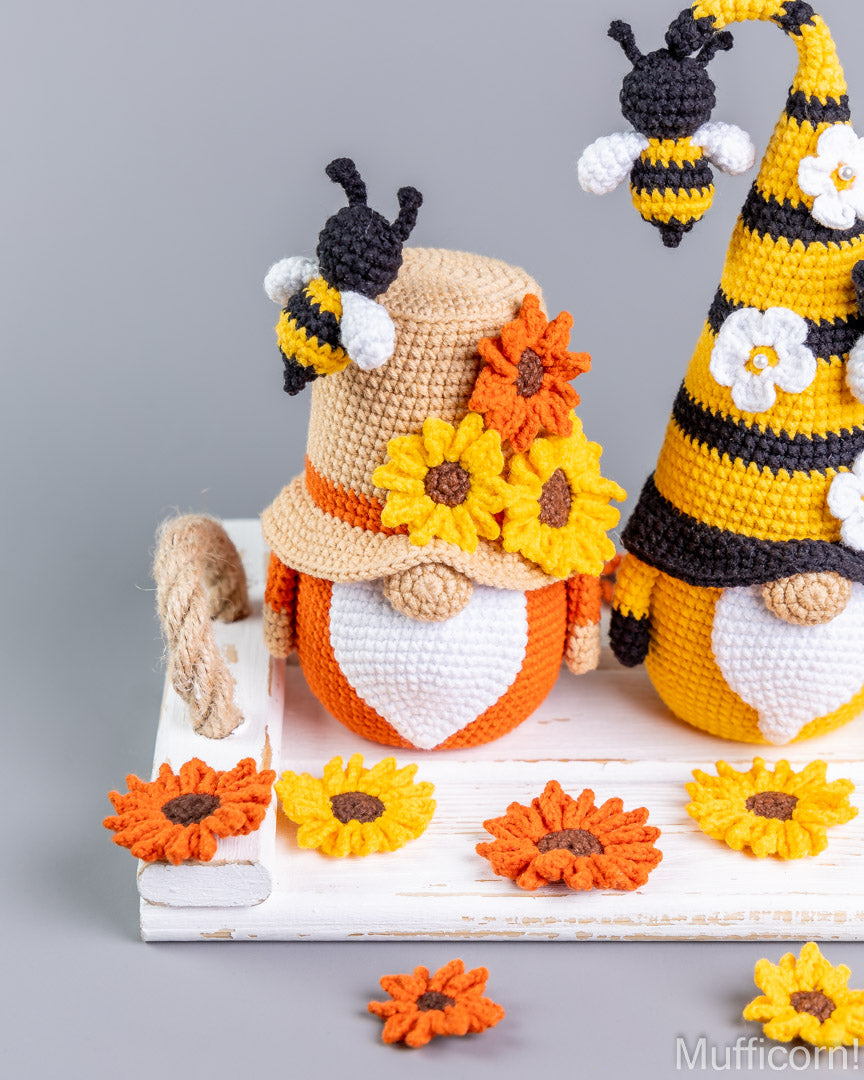 Bee Gnome and Gnomes with Sunflower