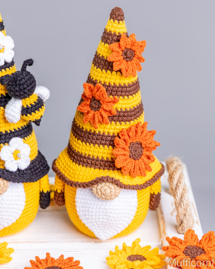 Bee Gnome and Gnomes with Sunflower
