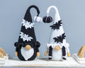 Gnomes Couple with Bats