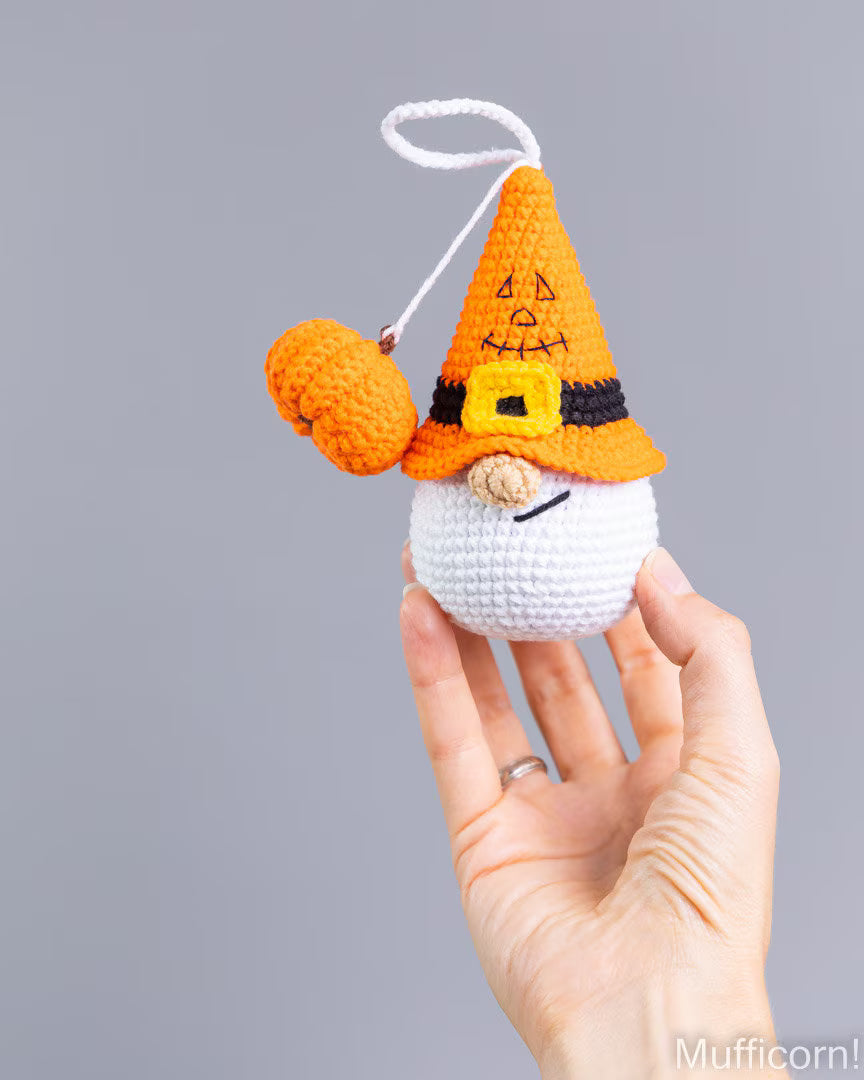 Halloween Pumpkin Gnome Keychain