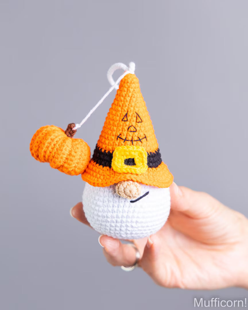 Halloween Pumpkin Gnome Keychain