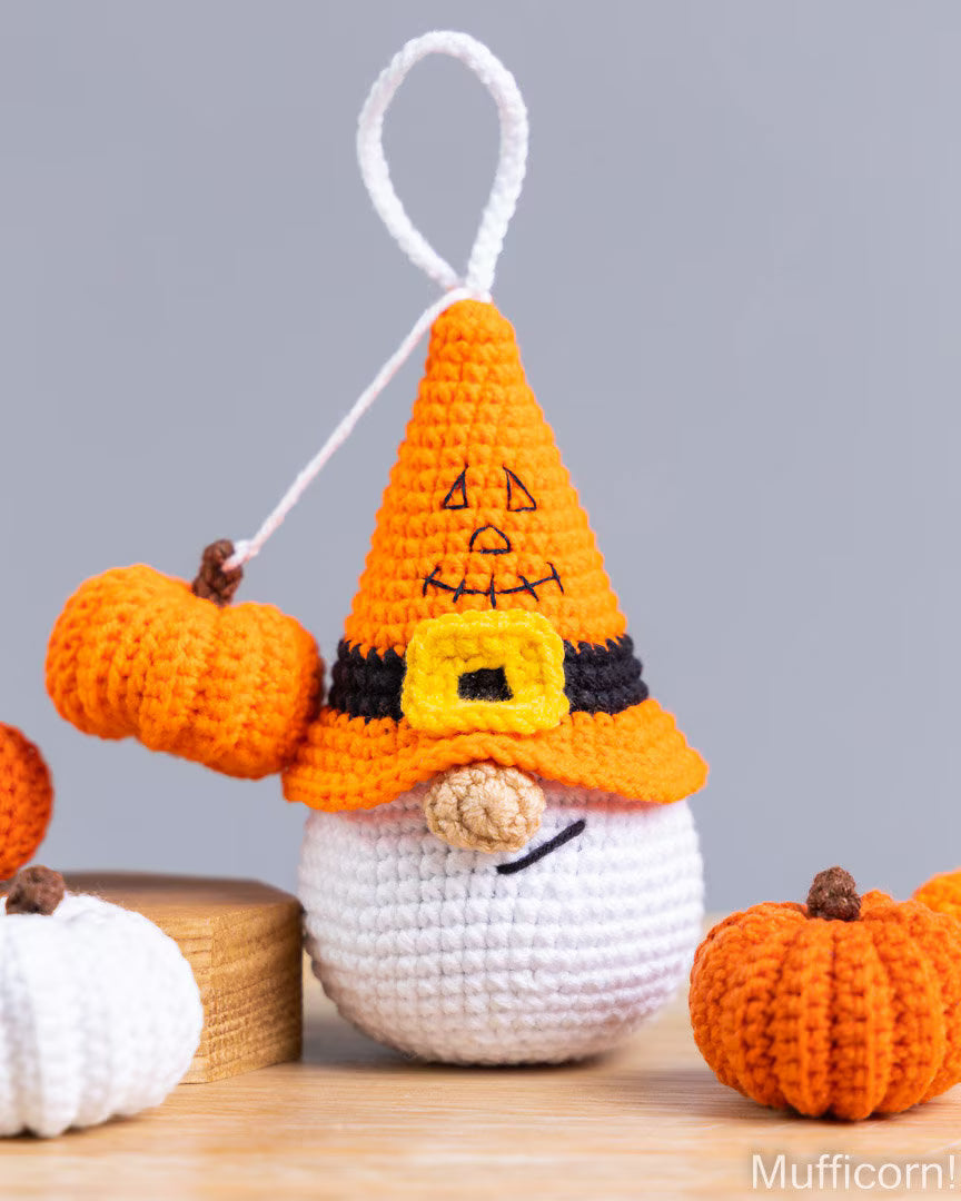 Halloween Pumpkin Gnome Keychain