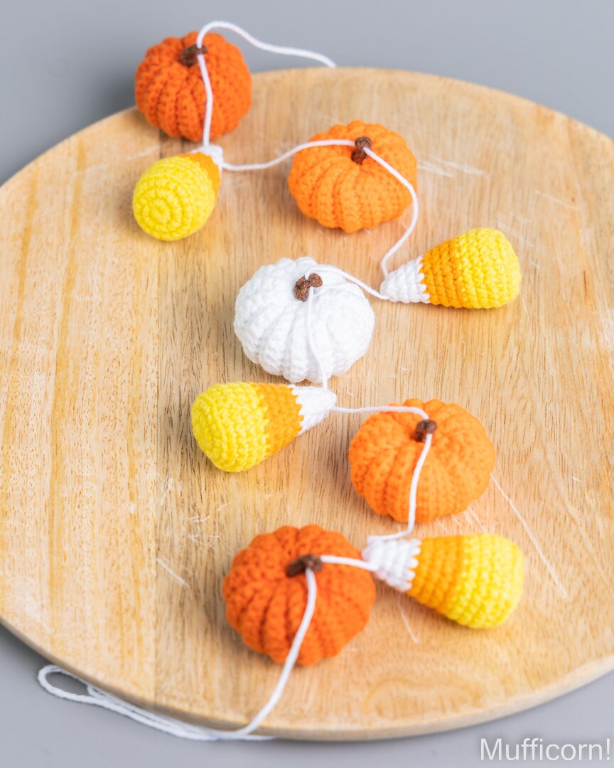 Pumpkin & Candy Corn Fall Garland crochet pattern