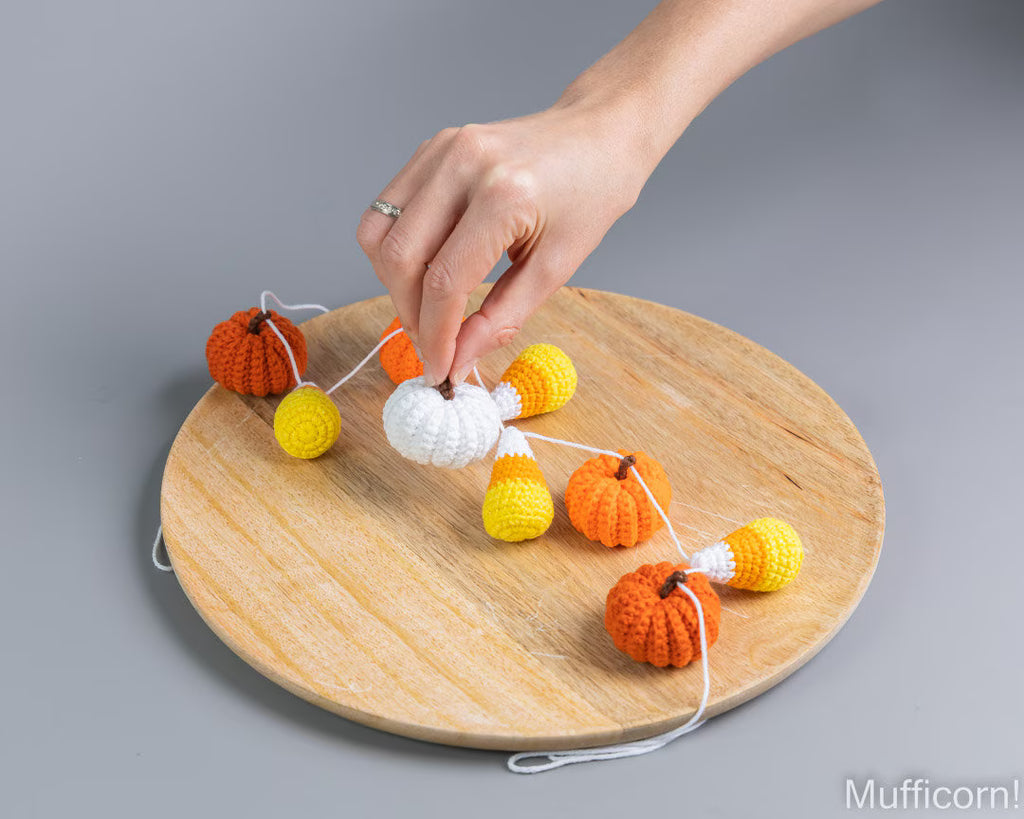 Pumpkin & Candy Corn Fall Garland crochet pattern