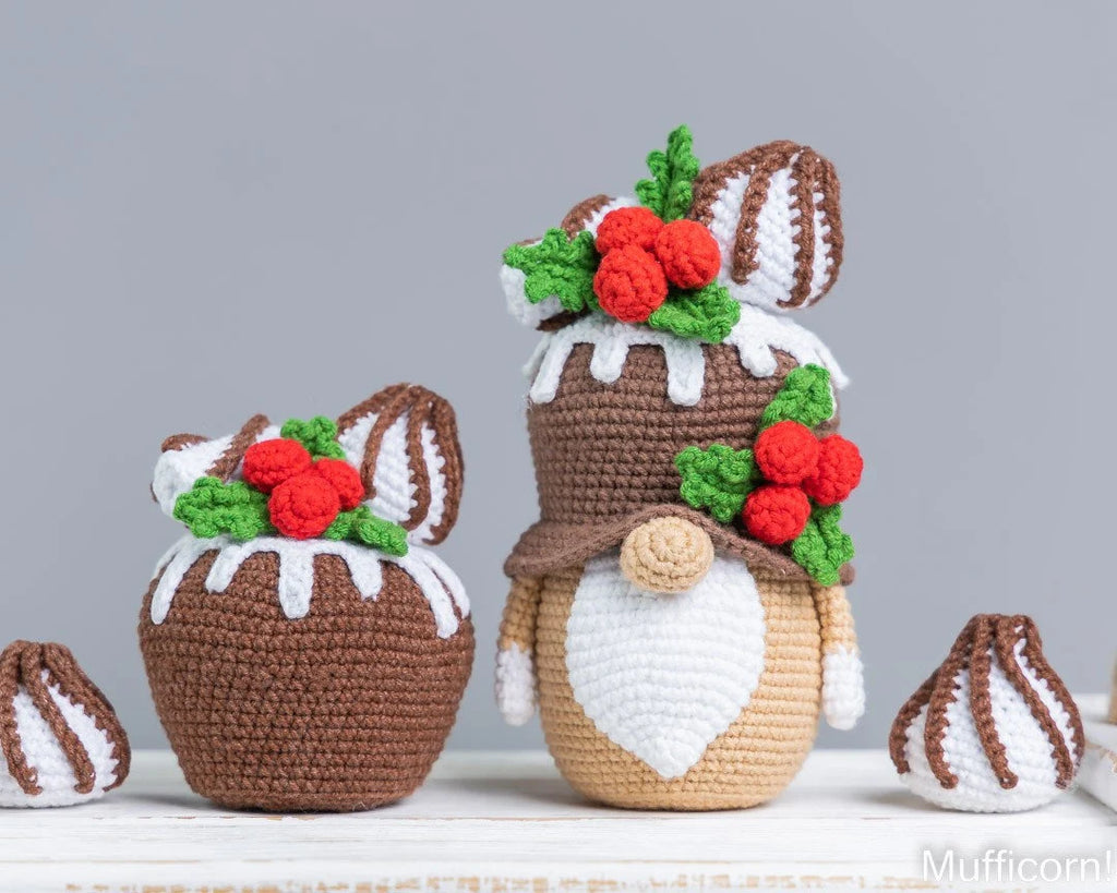 Christmas gnome with cupcake and meringues