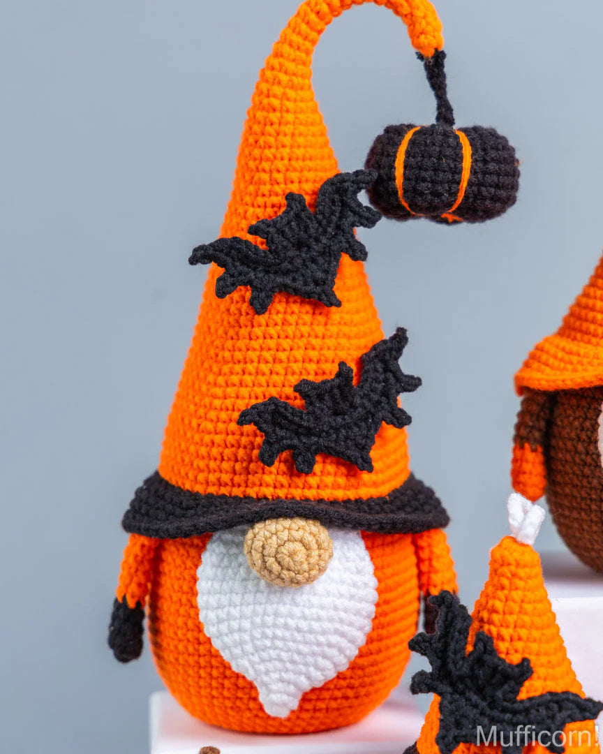 Crochet patterns bundle: Halloween Gnomes & Keychains