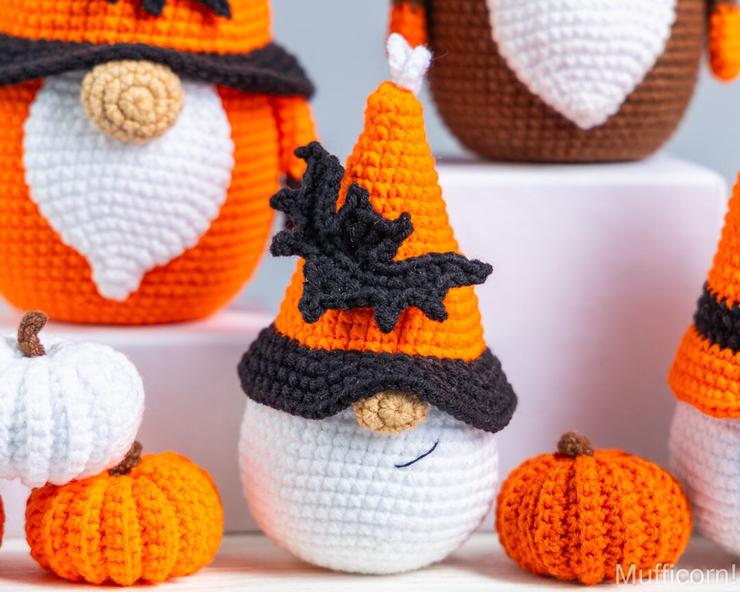 Crochet patterns bundle: Halloween Gnomes & Keychains