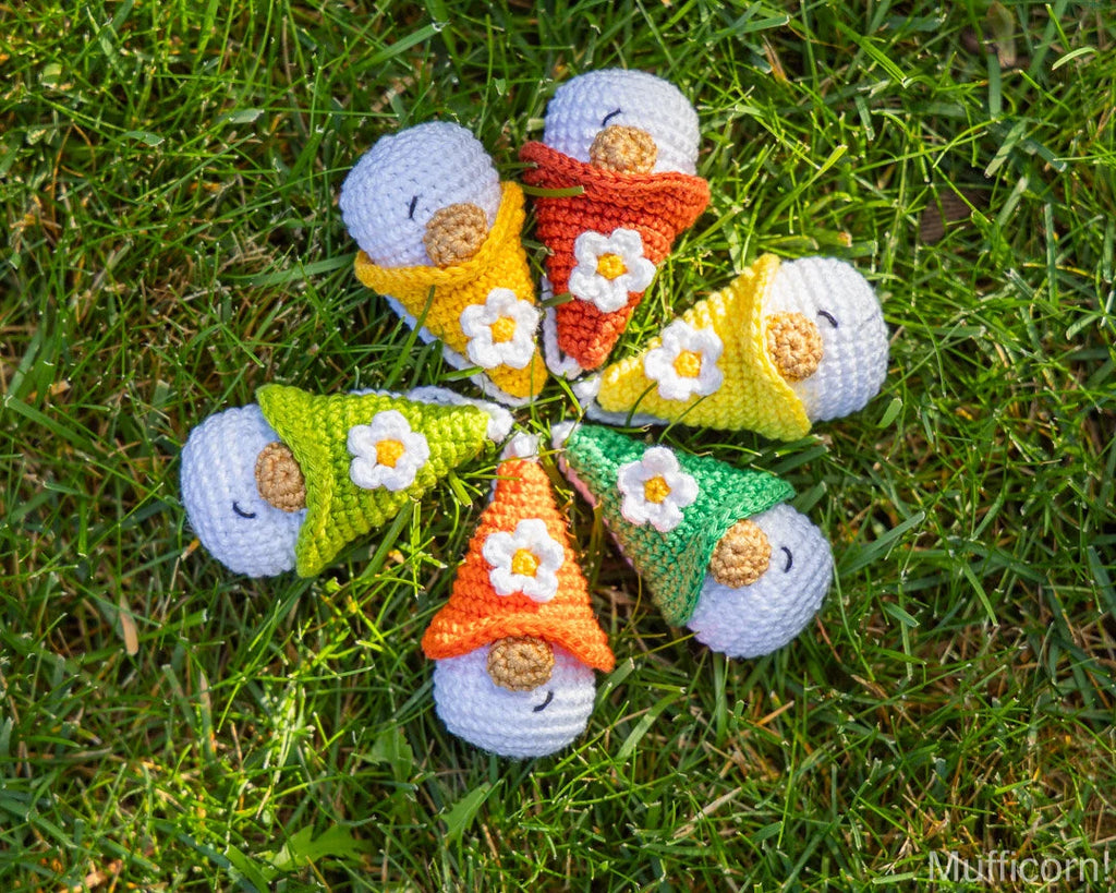 Gnomes Keychains with Flowers