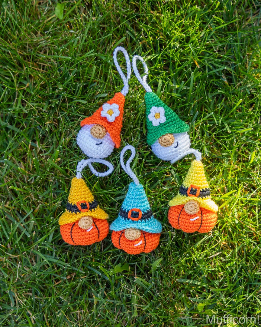Crochet patterns bundle: Pumpkin & Flower keychains