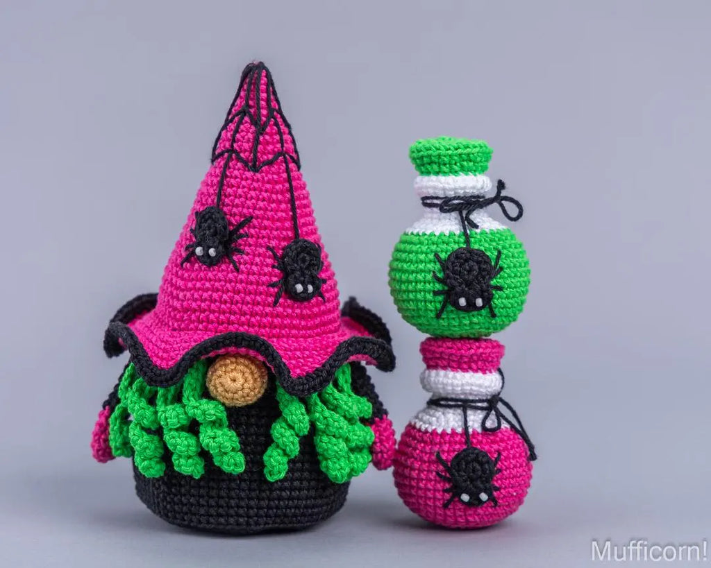 Gnome Witch with Potion & Spider
