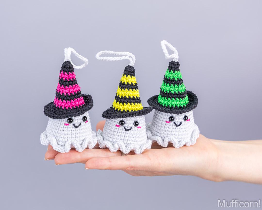 Halloween Ghost Keychains in Stripy Hats
