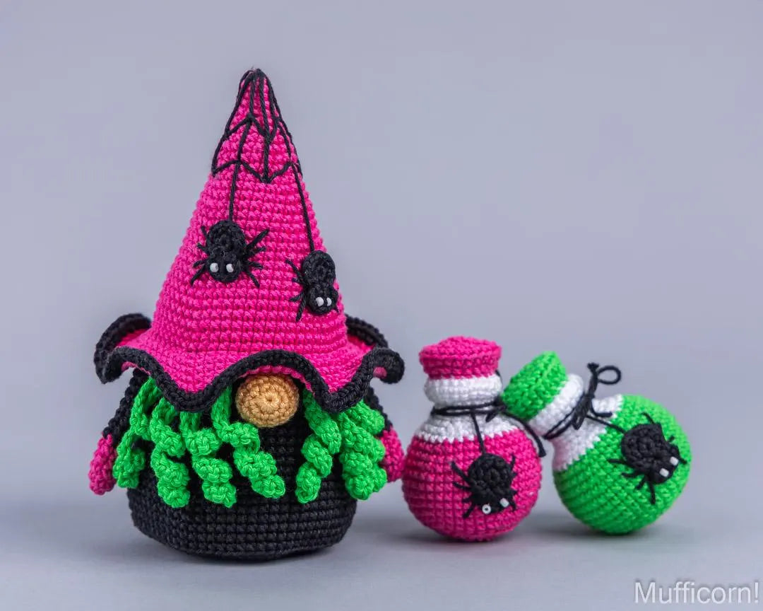 Gnome Witch with Potion & Spider