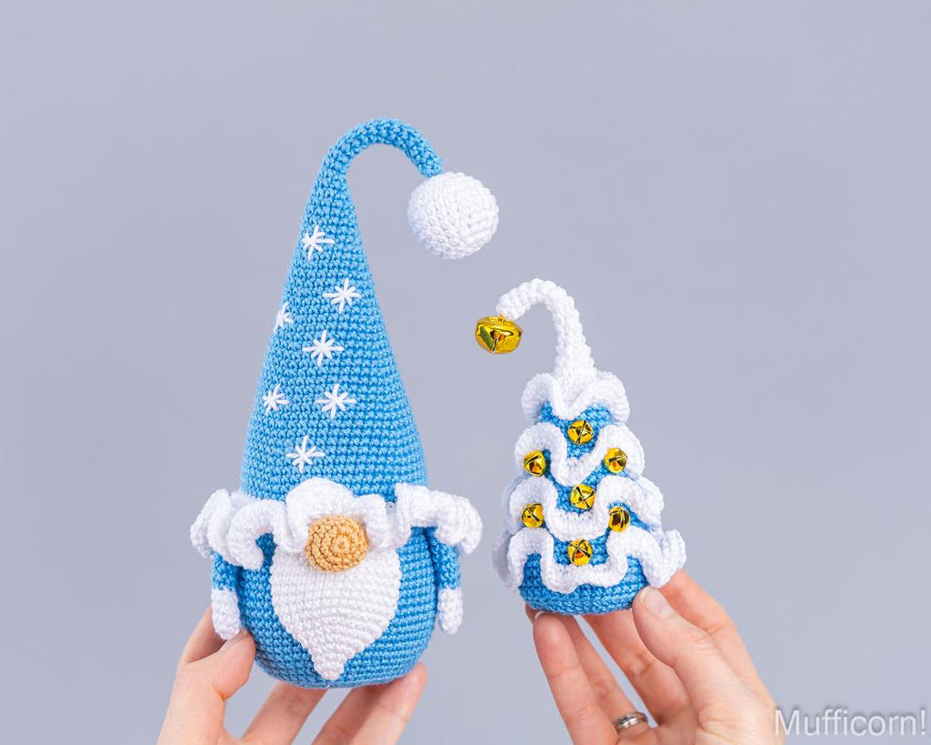 Gnome with snowflakes & Christmas tree