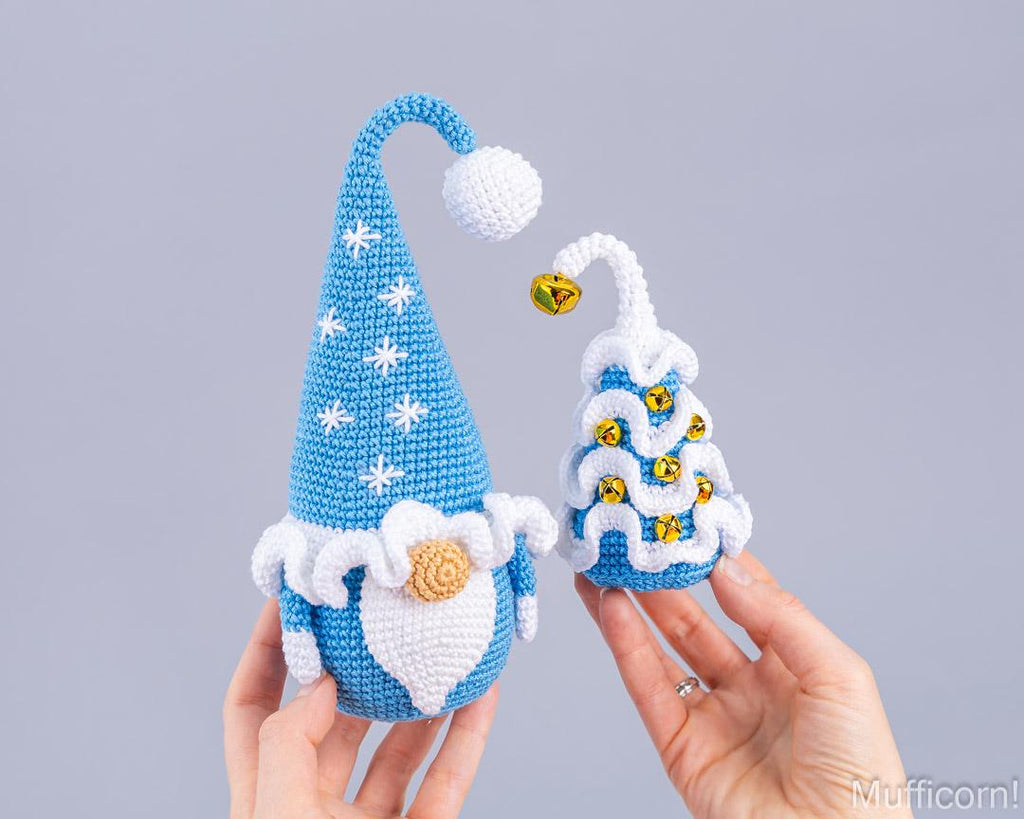 Gnome with snowflakes & Christmas tree