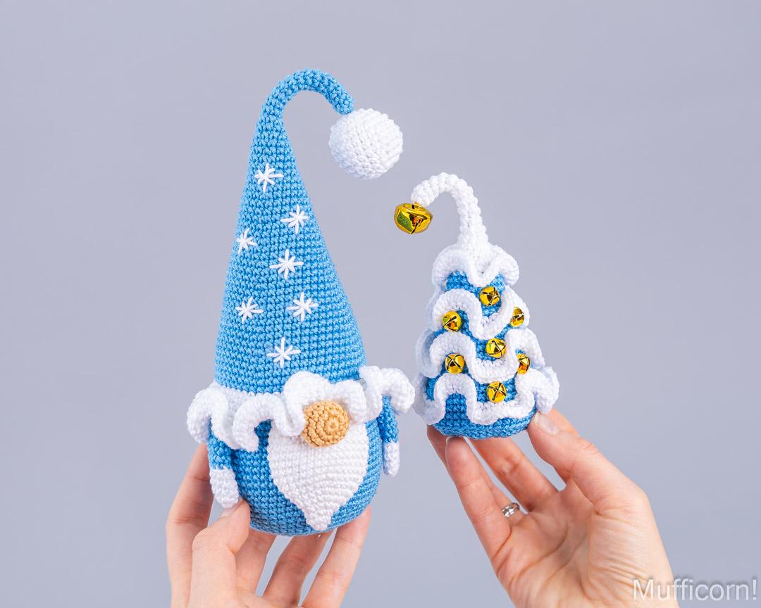 Gnome with snowflakes & Christmas tree