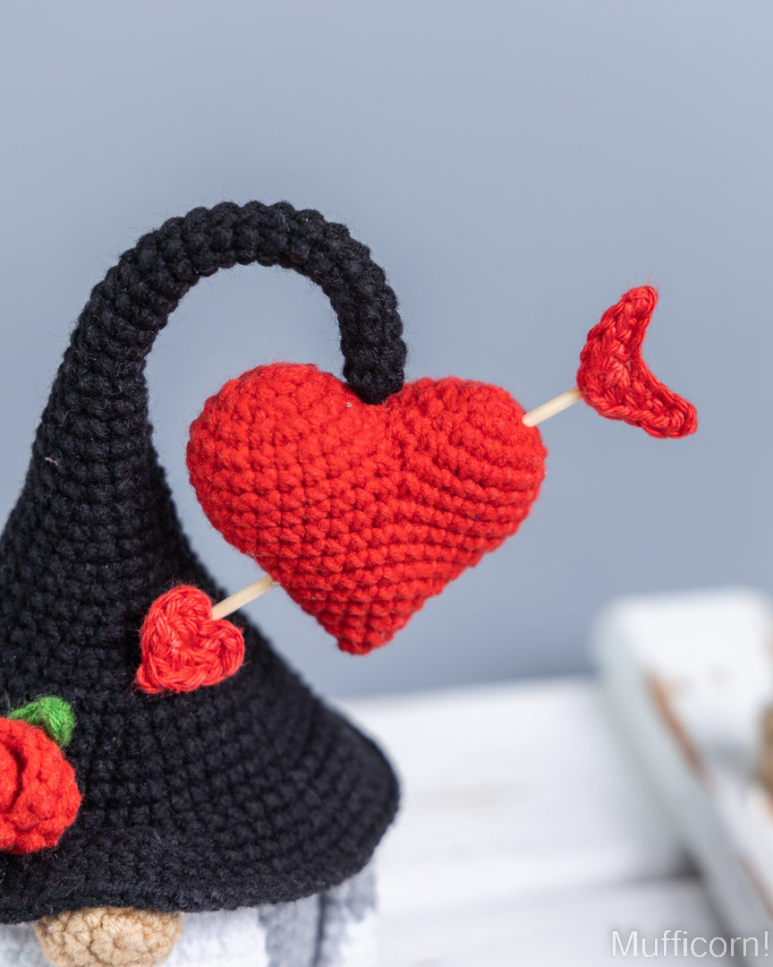 Gnome with Heart and Arrow