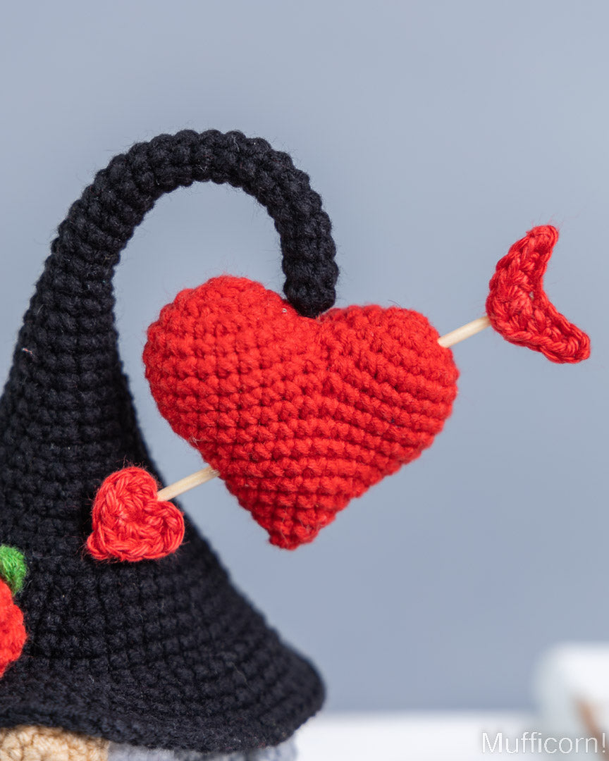 Crochet patterns bundle: Gnomes with Hearts