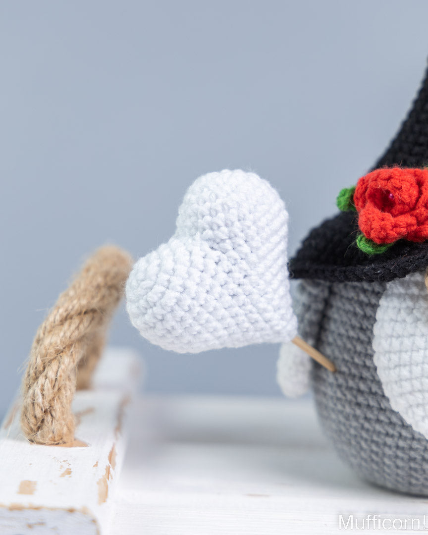 Crochet patterns bundle: Gnomes with Hearts