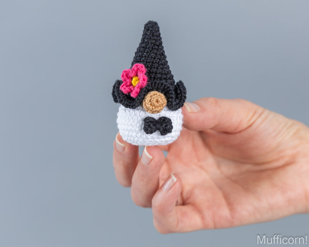 Bride & Groom Small Keychains