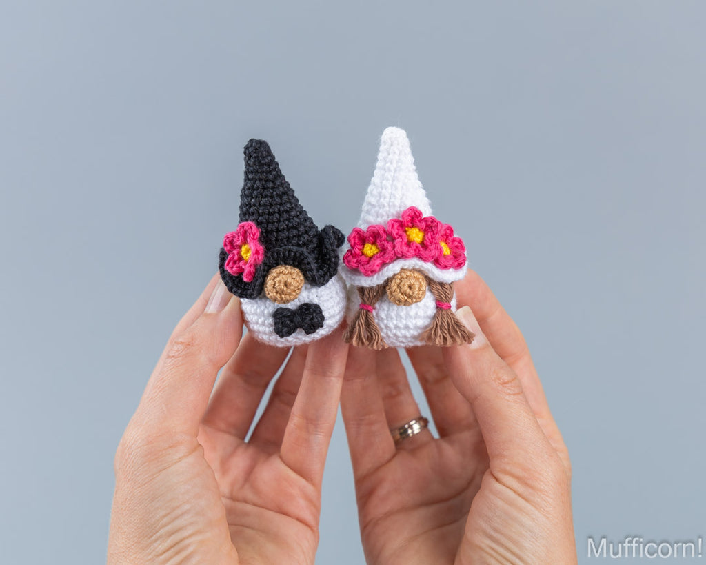 Bride & Groom Small Keychains