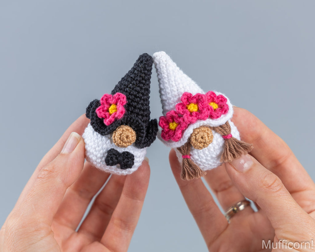 Bride & Groom Small Keychains