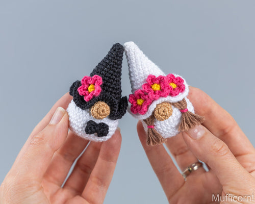 Bride & Groom Small Keychains