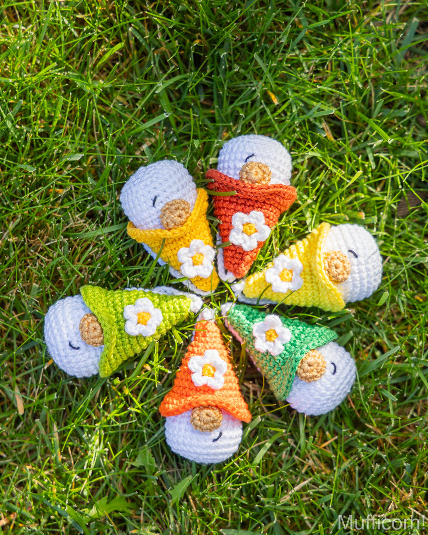 Gnomes Keychains with Flowers
