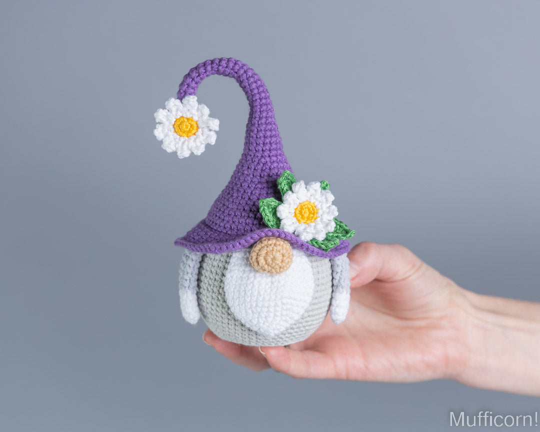 Handmade daisy gnome front view